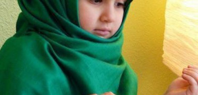كيف نحبب بناتنا في الحجاب
