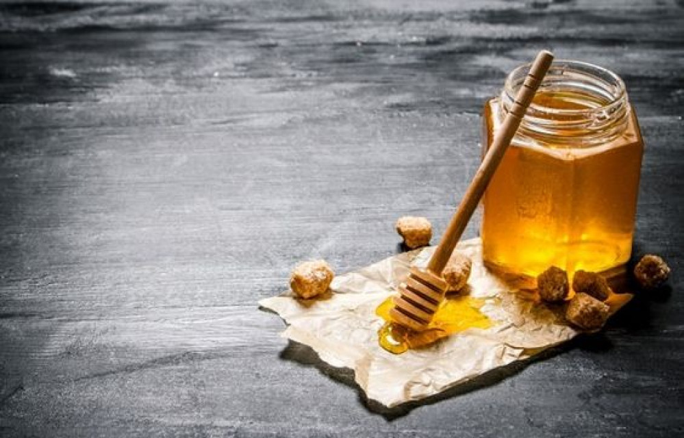 فوائد سحرية لعسل النحل