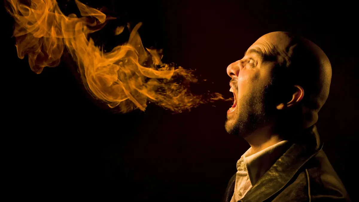 السمنة والتدخين تسبب حرقة المعدة
