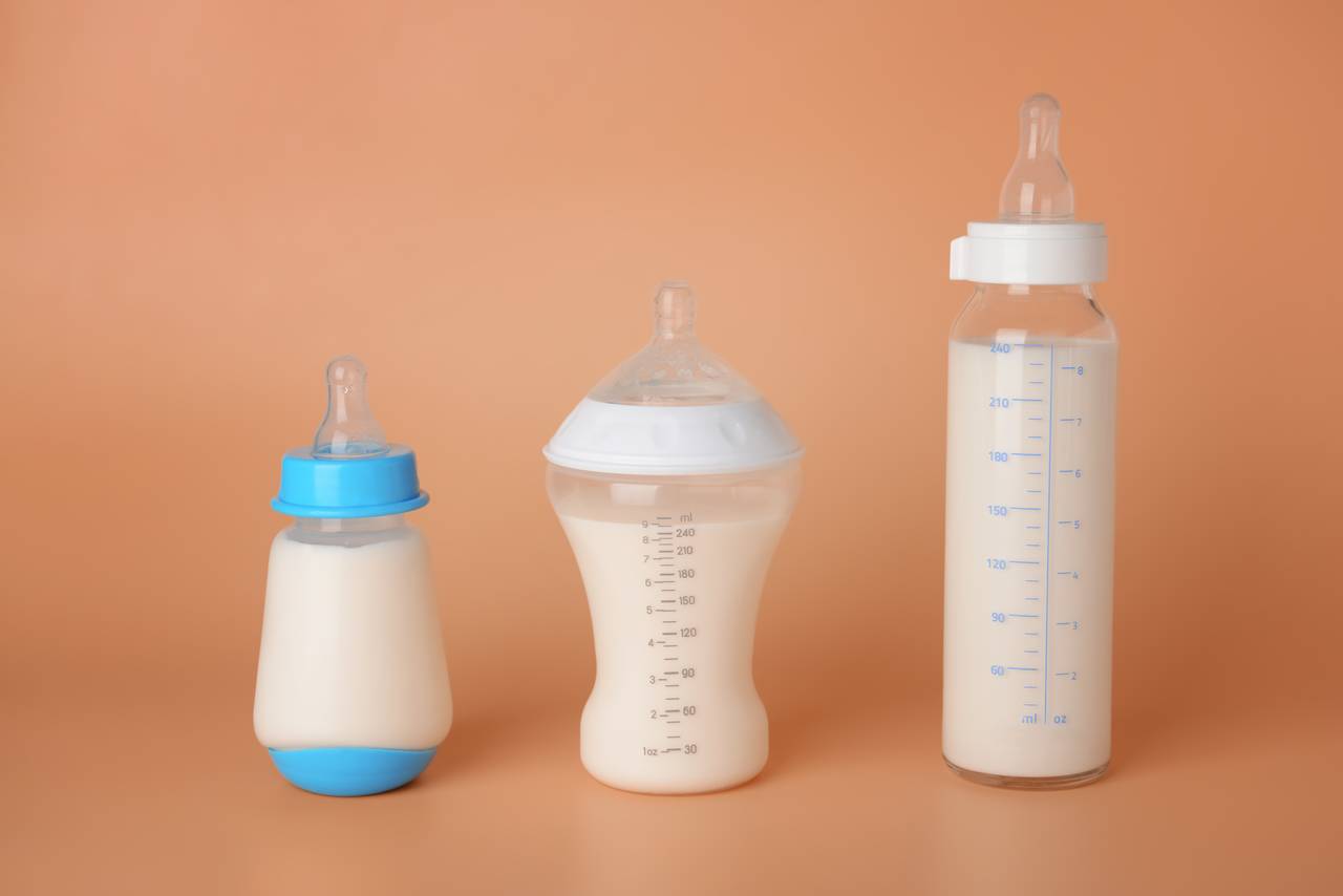 كيفية تعقيم زجاجات الرضاعة
