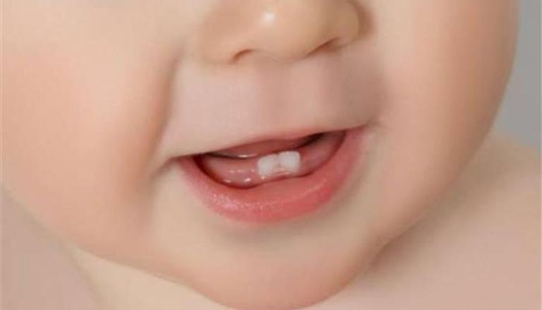طرق العناية بـاسنان الطفل