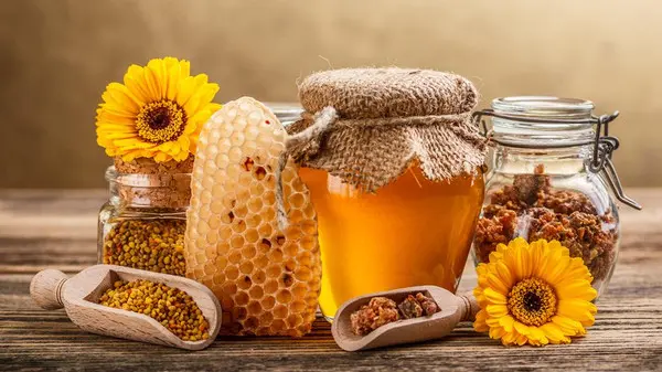 فوائد تناول عسل النحل يوميا
