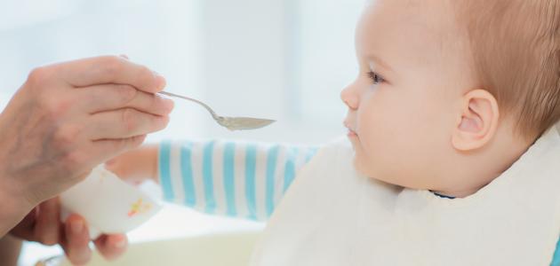 تغذية الأطفال من الولادة حتى سنة